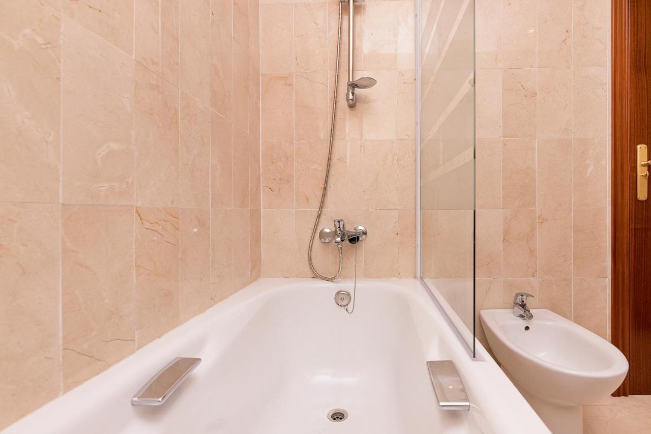 Bhost - Colon Apartment มาลากา ภายนอก รูปภาพ